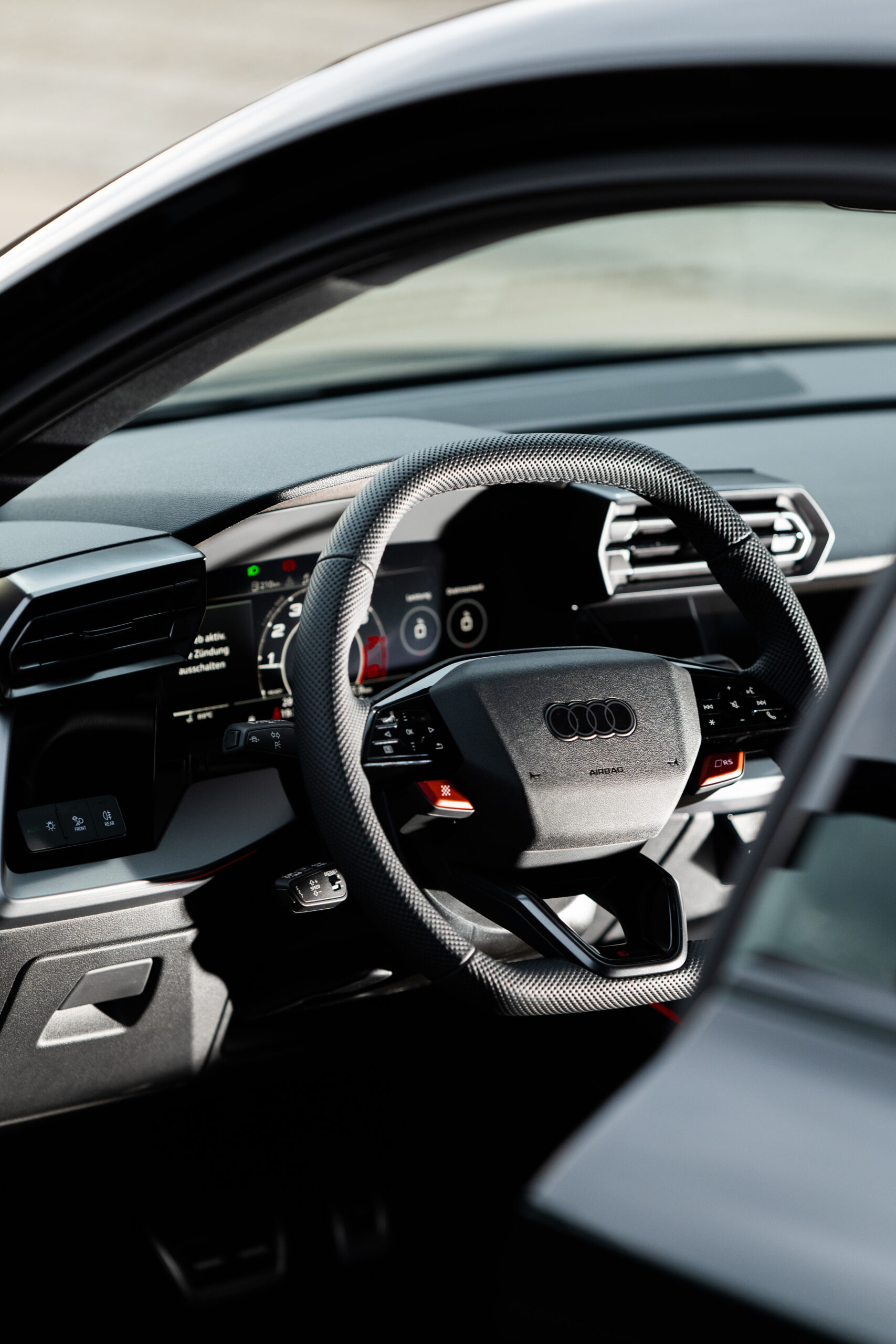 Helleres Interieur des Audi RS3 der AG-Sportwagenvermietung Berlin